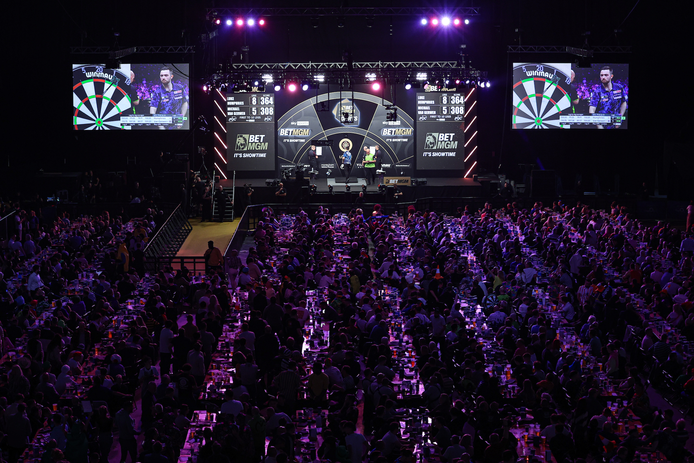 Watch the 2025 BetMGM Darts Premier League 